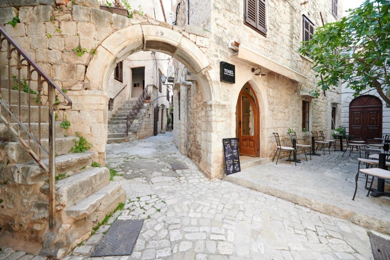 Bed & Breakfast Palace Derossi