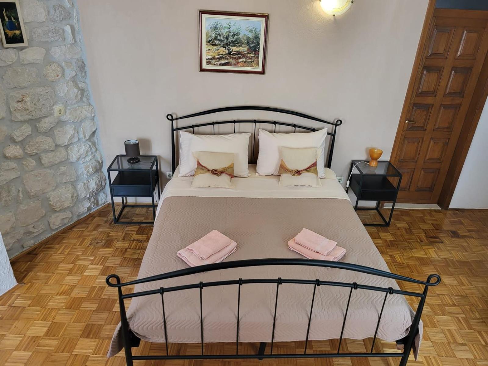 Palace Derossi 3* Trogir