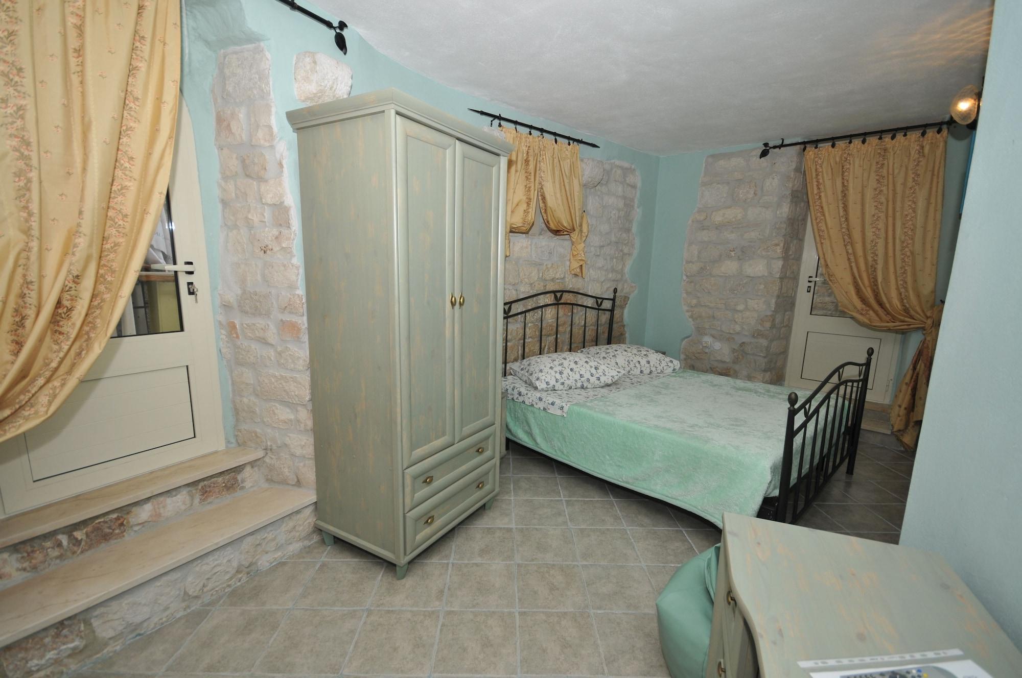 Palace Derossi Bed & Breakfast