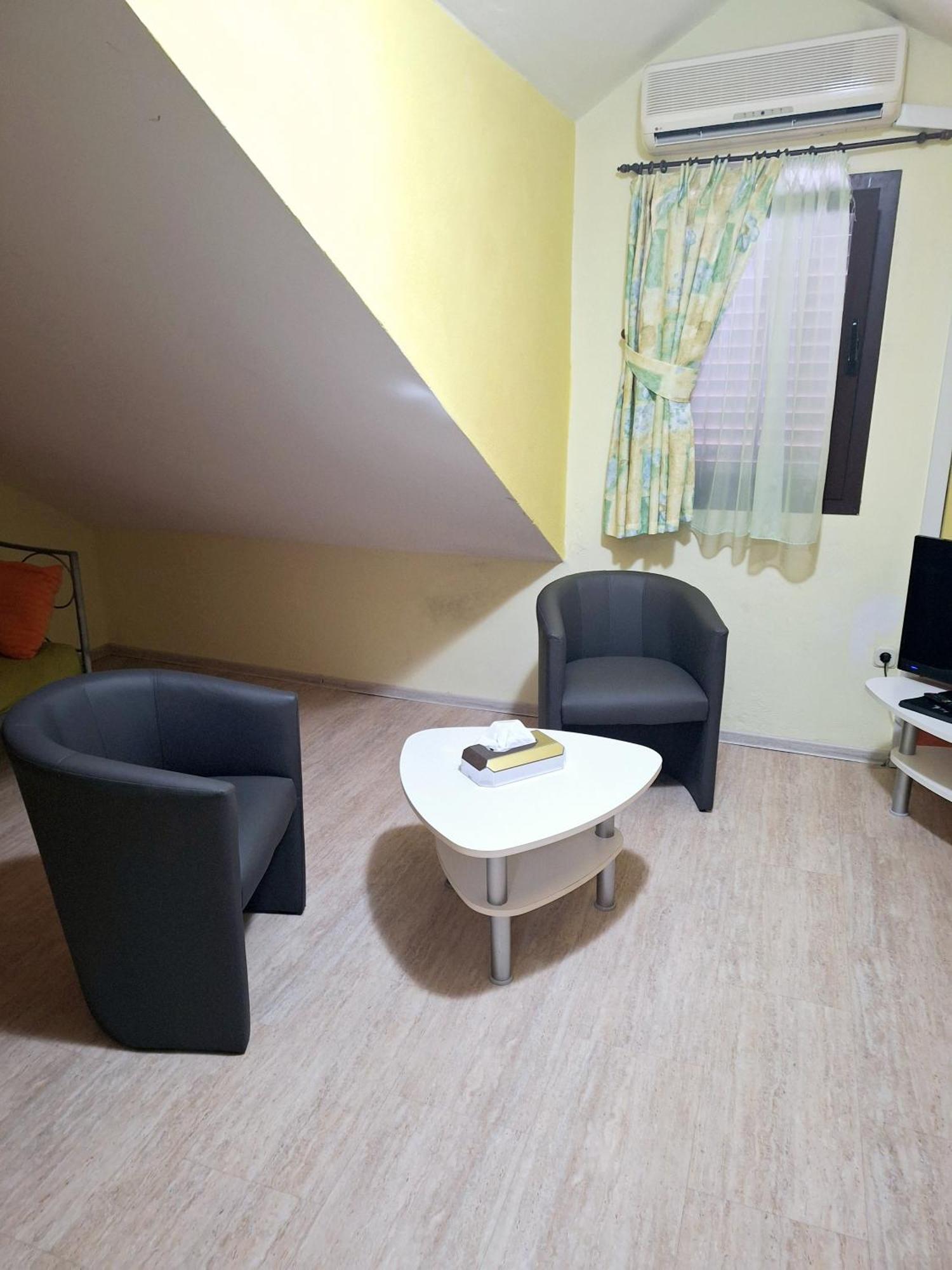 Palace Derossi Bed & Breakfast