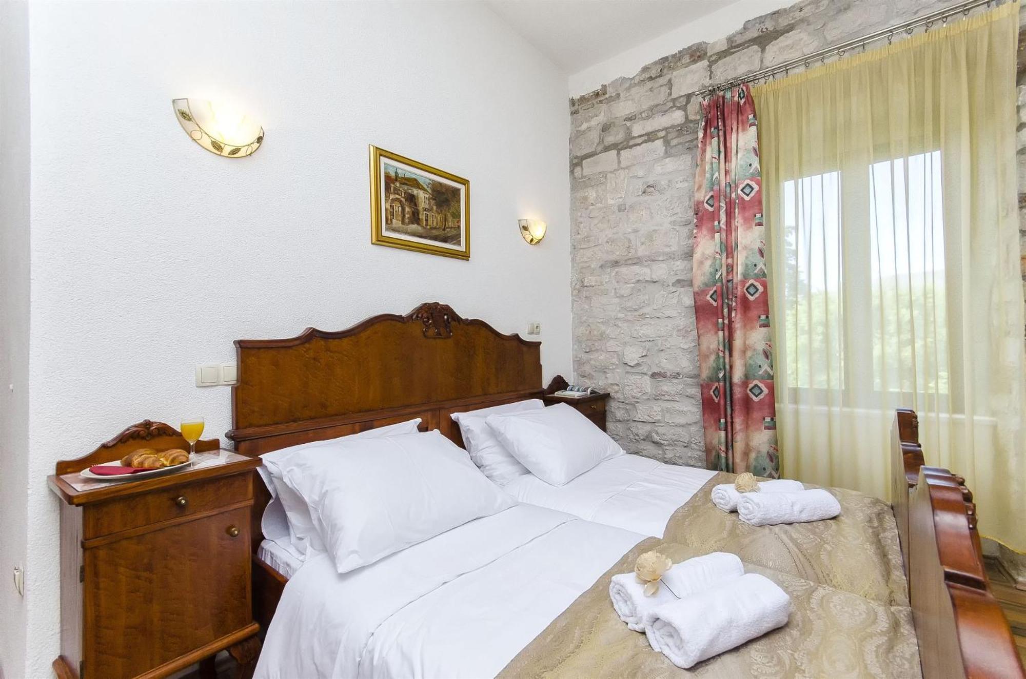 Bed & Breakfast Palace Derossi