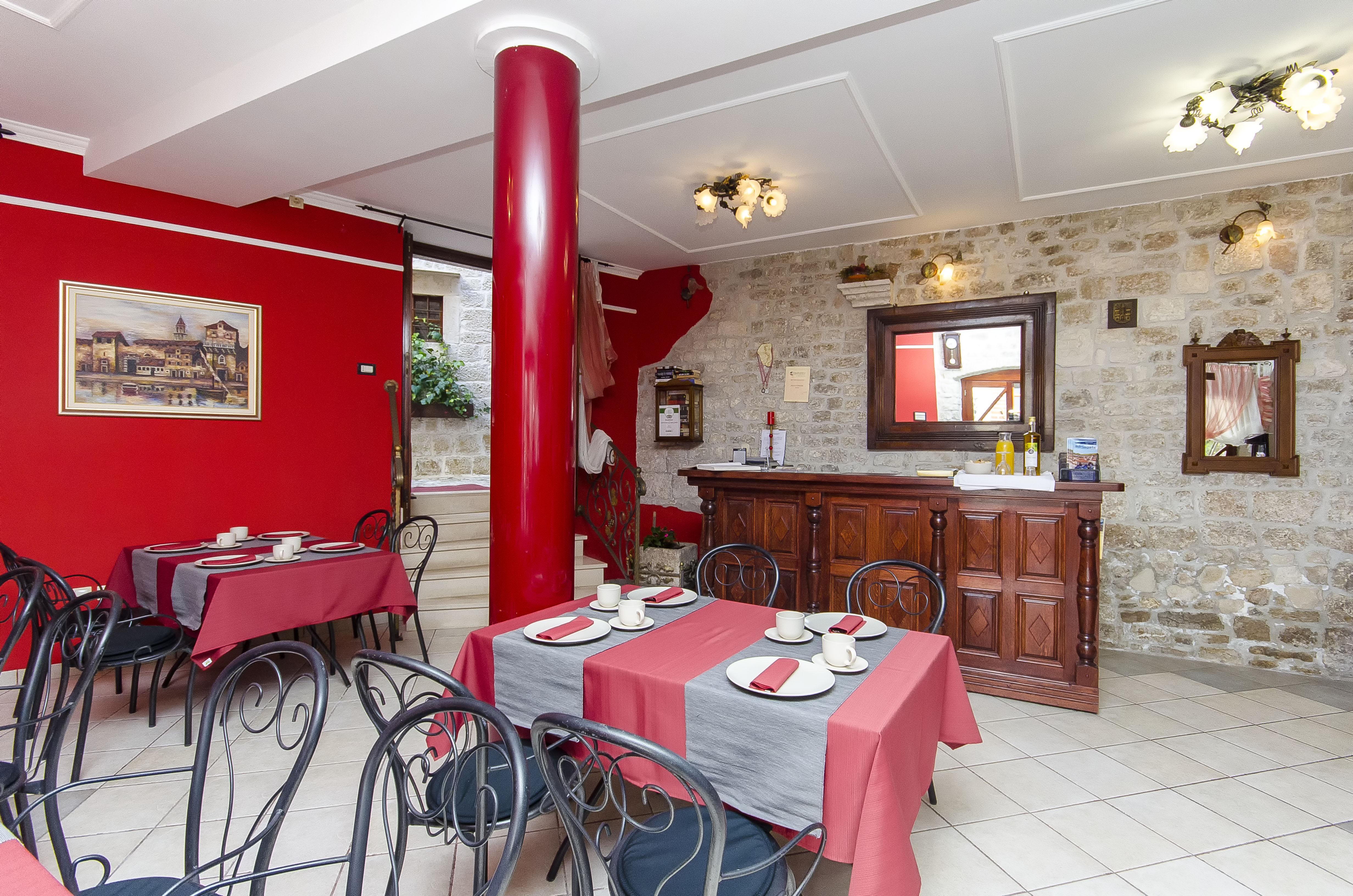 Palace Derossi Couette-café 4*