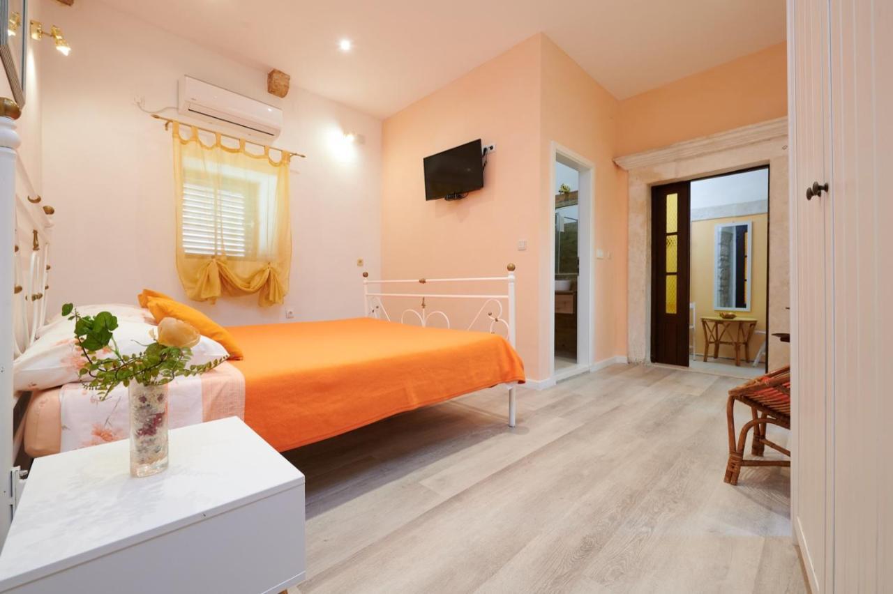 Palace Derossi 4* Trogir