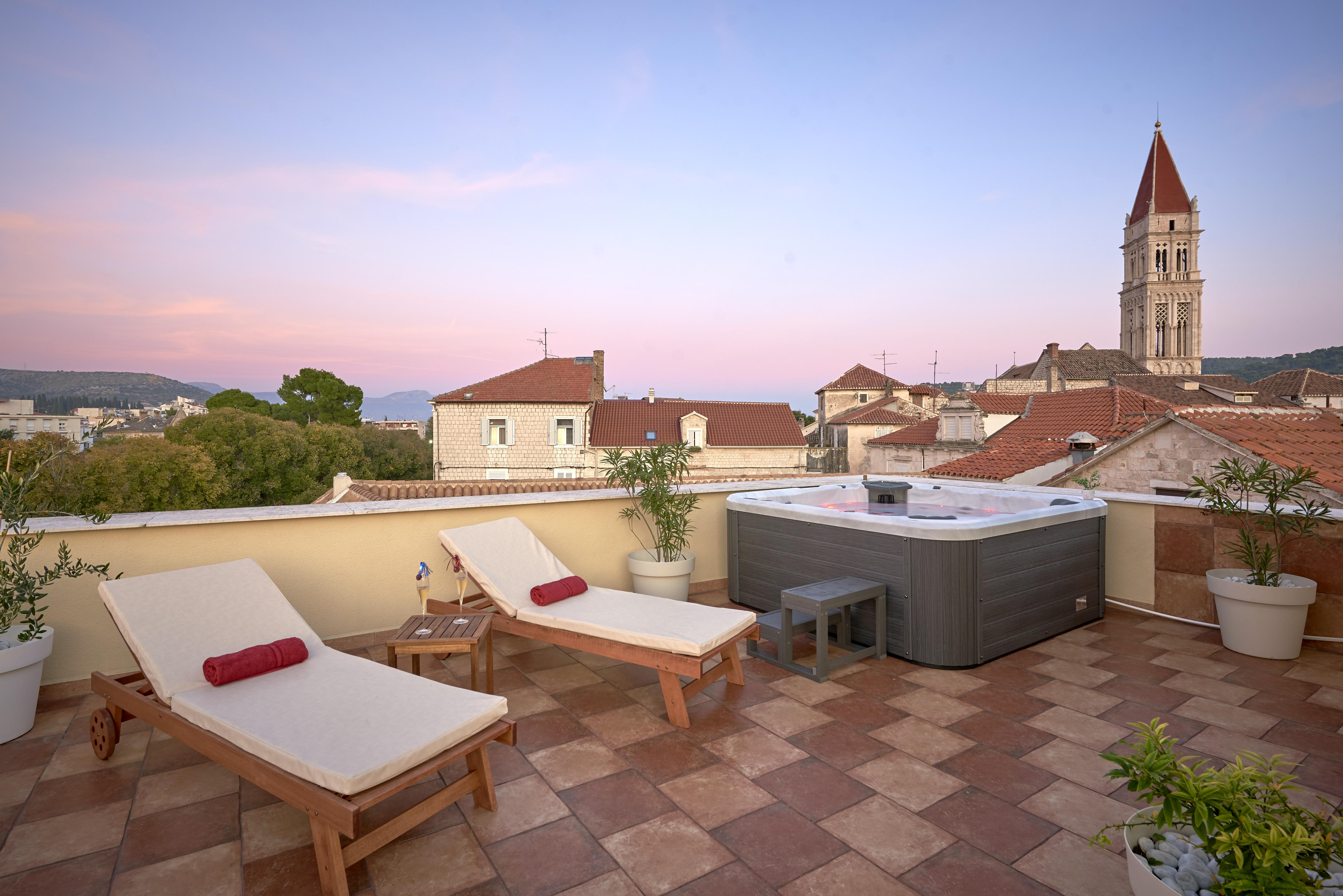 Palace Derossi 4* Trogir