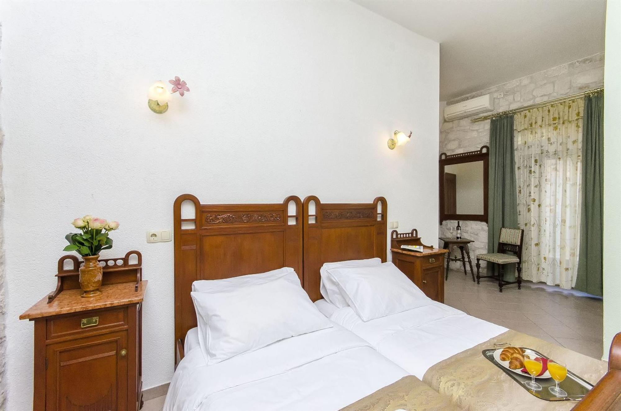 Palace Derossi Couette-café 4*