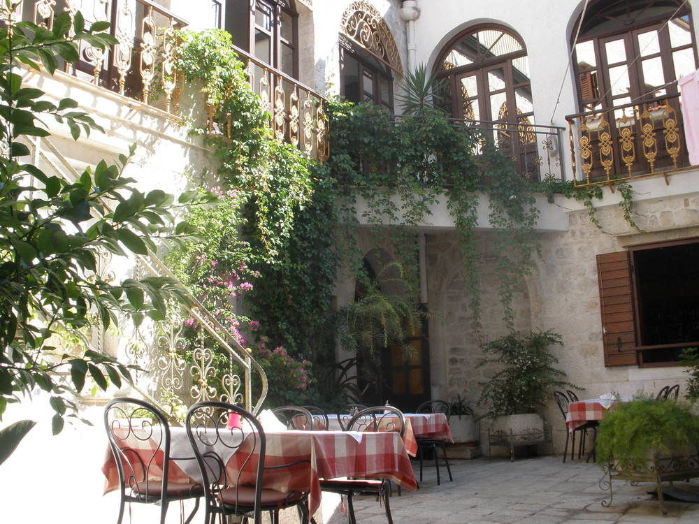 Palace Derossi