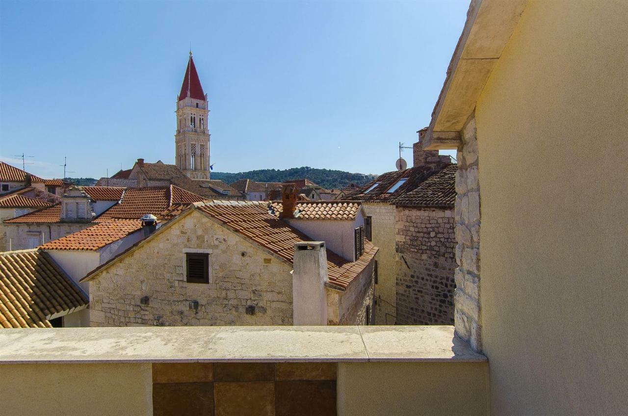 Palace Derossi