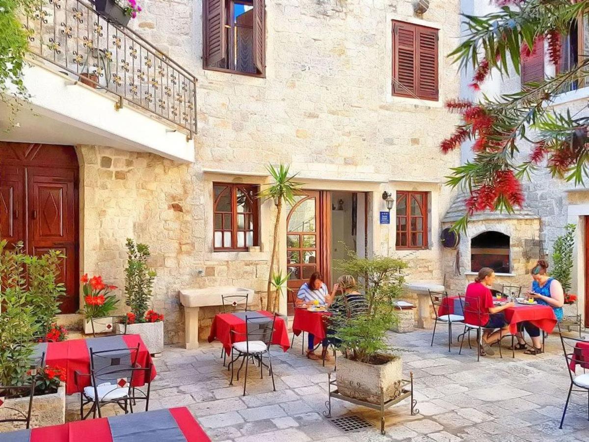 Palace Derossi Couette-café 4*