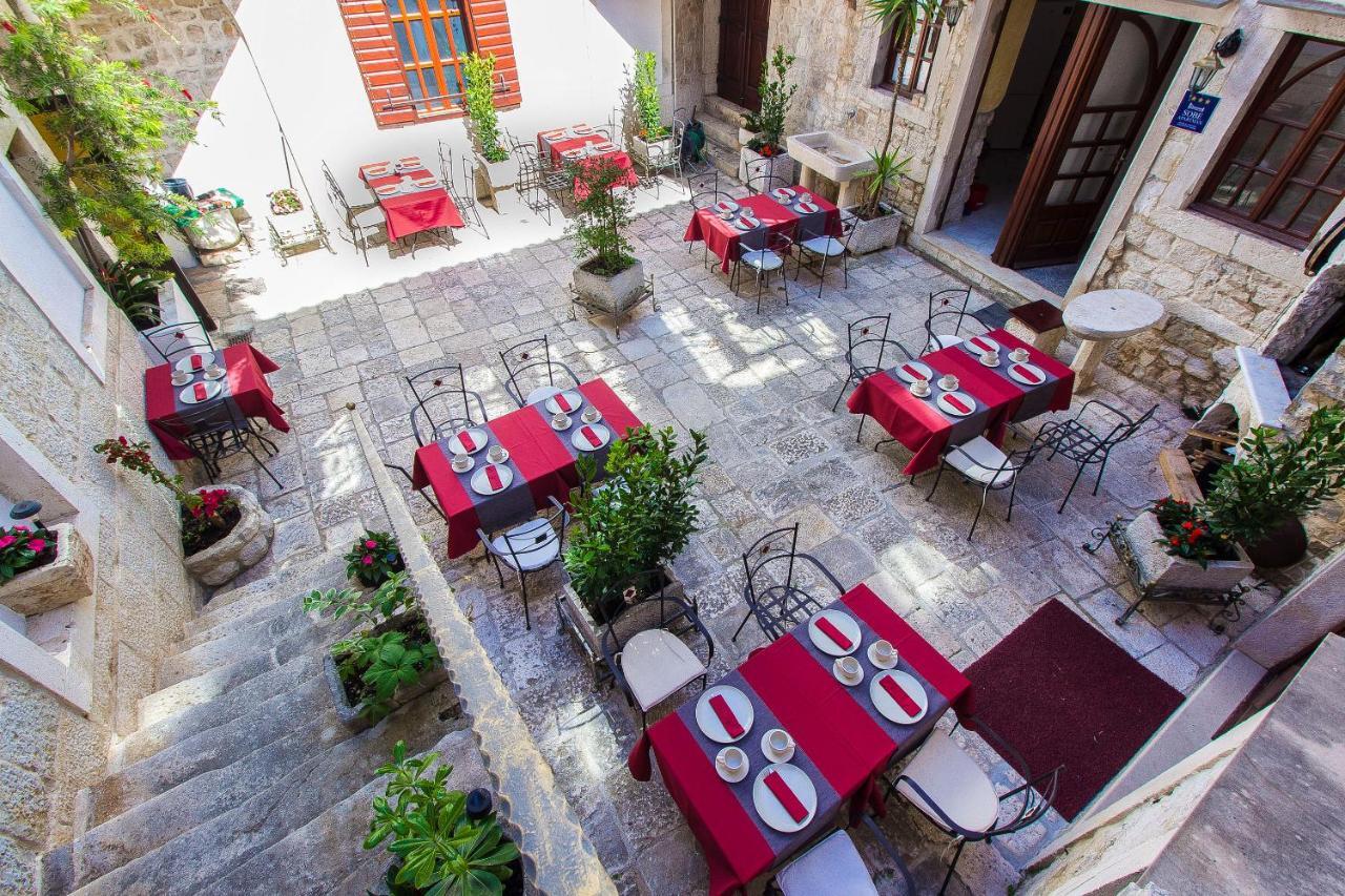 Palace Derossi Trogir